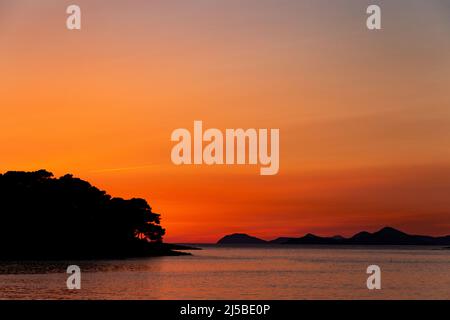 Meereslandschaften der Adria bei Sonnenuntergang. Resort Dubrovnik. Stockfoto