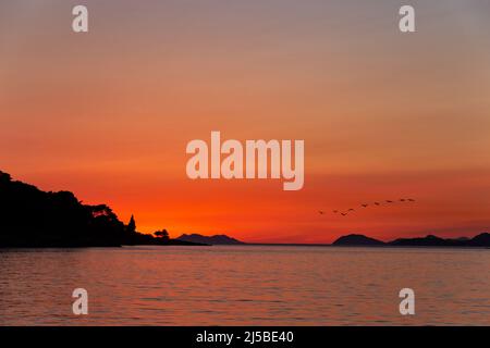 Meereslandschaften der Adria bei Sonnenuntergang. Resort Dubrovnik. Stockfoto
