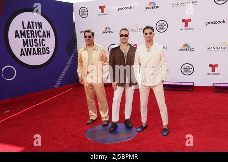 Las Vegas, USA. 22. April 2022. REIK kommt am Donnerstag, den 21. April 2022, zu den Latin American Music Awards 2022 in der Michelob ULTRA Arena im Mandalay Bay Resort and Casino in Las Vegas, Nevada. Foto von James Atoa/UPI Credit: UPI/Alamy Live News Stockfoto