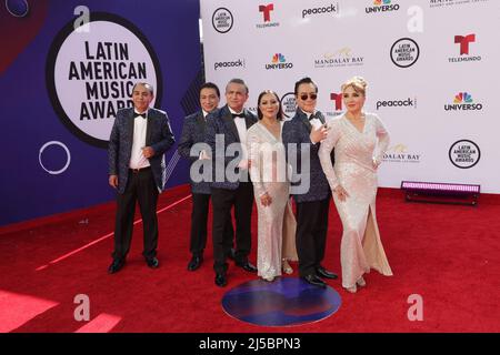 Las Vegas, USA. 22. April 2022. Los Angeles Azules kommen am Donnerstag, den 21. April 2022, zu den Latin American Music Awards 2022 in der Michelob ULTRA Arena im Mandalay Bay Resort and Casino in Las Vegas, Nevada an. Foto von James Atoa/UPI Credit: UPI/Alamy Live News Stockfoto