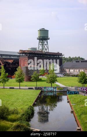 Bochum, Nordrhein-Westfalen, Deutschland - Jahrhunderthalle im Westpark in Bochum Stahlhausen. Stockfoto