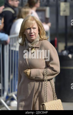 Dame Eleanor Laing MP (Con: Epping Forest) Stellvertretende Sprecherin des Unterhauses, Teilnahme am Gedenkgottesdienst für Dame Vera Lynn in der Westminster ab Stockfoto