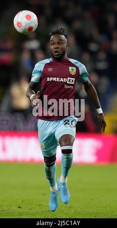 Burnley, Großbritannien. 21.. April 2022. Maxwel Cornet von Burnley beim Premier League-Spiel in Turf Moor, Burnley. Bildnachweis sollte lauten: Andrew Yates / Sportimage Kredit: Sportimage/Alamy Live News Stockfoto