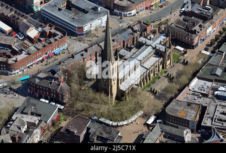 Luftaufnahme der Wakefield Cathedral, West Yorkshire Stockfoto