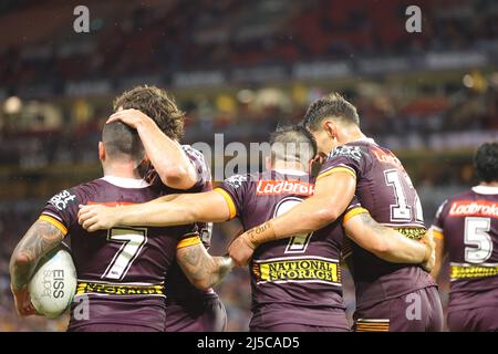Brisbane, Australien. 22. April 2022. Selwyn Cobbo von der Brisbane Broncos feiert Kredit: Nachrichtenbilder /Alamy Live News Stockfoto