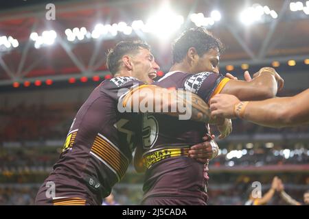 Brisbane, Australien. 22. April 2022. Selwyn Cobbo von der Brisbane Broncos feiert Kredit: Nachrichtenbilder /Alamy Live News Stockfoto