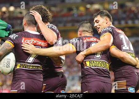 Brisbane, Australien. 22. April 2022. Selwyn Cobbo von der Brisbane Broncos feiert am 4/22/2022 in Brisbane, Australien. (Foto von Patrick Hoelscher/News Images/Sipa USA) Quelle: SIPA USA/Alamy Live News Stockfoto