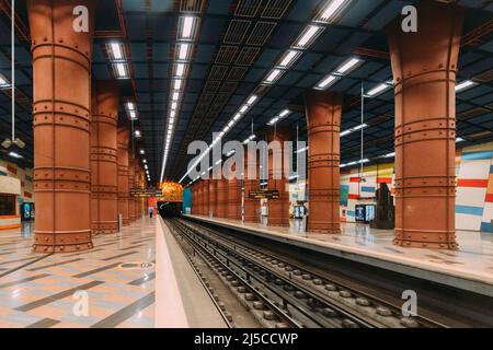 Der U-Bahnhof Olaias in Lissabon gehört laut CNN Impact Your World Selection - Tomas Taveira zu den 10 schönsten U-Bahnstationen der Welt Stockfoto