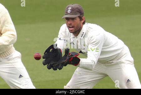 London, Großbritannien. 22. April 2022. 22. April 2022. London, Großbritannien. Ben Foakes als Surrey gegen Somerset in der County Championship beim Kia Oval, Tag zwei. David Rowe/Alamy Live Nachrichten Kredit: David Rowe/Alamy Live Nachrichten Stockfoto