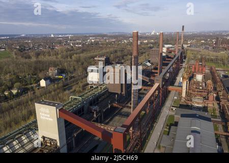 Luftaufnahme der Kokerei Zollverein in Essen, die 1993 ihren Betrieb eingestellt hat. Zusammen mit der Zeche Zollverein wurde die ehemalige Kokerei 2001 von der UNESCO zum Weltkulturerbe erklärt. [Automatisierte Übersetzung] Stockfoto