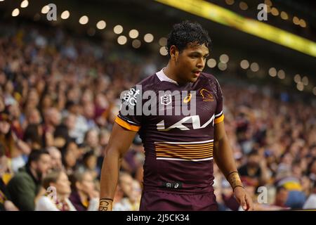 Brisbane, Australien. 22. April 2022. Selwyn Cobbo von der Brisbane Broncos schaut auf Kredit: News Images /Alamy Live News Stockfoto