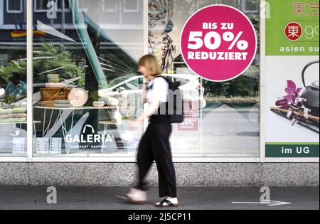 Berlin, DEU, 26.06.2020 - Galerie Karstadt Kaufhof in der Berliner Muellerstraße, ein Geschäft, das geschlossen werden soll. Die Galerie Karstadt Kaufhof plant die Schließung von 62 Kaufhäusern in Deutschland sowie von 20 Karstadt Sports Stores. [Automatisierte Übersetzung] Stockfoto