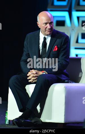 Miami Beach, FL, USA. 19. April 2022. Kevin O'Leary nimmt am 19. April 2022 im Miami Beach Convention Center in Miami Beach, Florida, an der Emerge Americas 2022 Teil. Kredit: Mpi10/Media Punch/Alamy Live Nachrichten Stockfoto