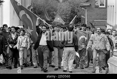 Solingen, 31. Mai 1993 - türkische Demonstranten demonstrieren in Solingen nach einem Brandanschlag auf ein Haus, in dem fünf Türken getötet wurden. [Automatisierte Übersetzung] Stockfoto