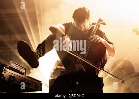 Tilburg, Niederlande. 21. April 2022. Die französische Post-Rock-Band BRUIT spielt ein Live-Konzert während des niederländischen Musikfestivals Roadburn Festival 2022 in Tilburg. (Foto: Gonzales Photo/Alamy Live News Stockfoto