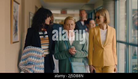 I Care A Lot Jahr : 2020 Großbritannien / USA Regie: J Blakeson Eiza Gonzalez, Dianne Wiest, Rosamund Pike Netflix Stockfoto