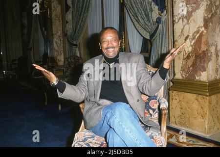 Der amerikanische Musiker Quincy Jones während eines Fotoshootings im Lutetia Hotel in Paris im Januar 1990. Stockfoto