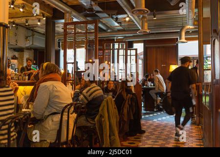 Dishoom Restaurant Boundary Street, Shoreditch, London Großbritannien Stockfoto