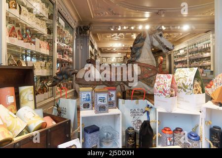 Casa Pereira Da Conceicao , Jugendstil, Shop, Cafe, Kaffeebohnen, Delikatessen, Lissabon, Lissabon, Portugal, Europa, Stockfoto