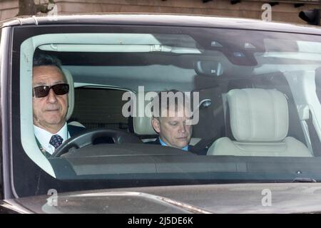 Grant Shapps MP, Staatssekretär für Verkehr, begibt sich für wöchentliche Kabinettssitzungen auf die abteigte Straße. Bilder aufgenommen am 19.. April 2022. © Belinda Stockfoto