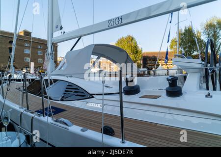 London Luxury afloat, St. Katharine Docks London Großbritannien Stockfoto