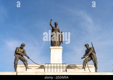 Statuen des Befragungsdenkmal auf der Podokataro-Bastion, Nikosia, Zypern, Europa | Statuen des Freiheitsdenkmals auf der Podocattaro Bastion, Nicosi Stockfoto