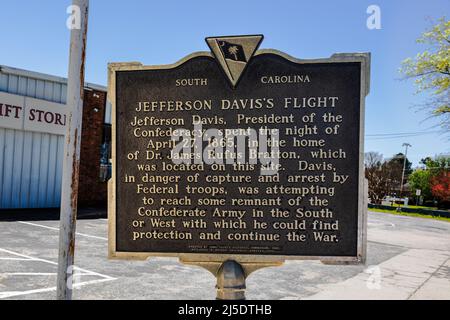 YORK, SC, USA-10 APRIL 2022: Historisches Markierungszeichen, re: Jefferson Davis's Flug. Congress Street Stockfoto