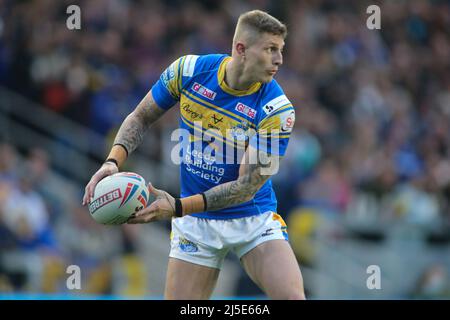 Leeds, Großbritannien. 22. April 2022. Headingley Stadium, Leeds, West Yorkshire, 22.. April 2022. Betfred Super League Leeds Rhinos vs Toulouse Olympique Liam Sutcliffe of Leeds Rhinos Credit: Touchlinepics/Alamy Live News Stockfoto