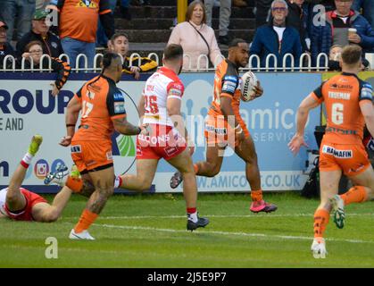 Castleford, Großbritannien. 22. April 2022. Betfred Super League Spiel zwischen Castleford Tigers und St. Helens im Mend-A-Hose Jungle, Castleford, West Yorkshire, Großbritannien am 22/04/2022 Credit: Craig Cresswell/Alamy Live News Stockfoto