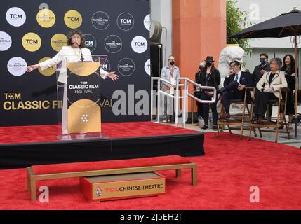 Los Angeles, USA. 22. April 2022. Lily Tomlin Hand & Footprint Zeremonie im TCL Chinese Theatre in Hollywood, CA am Freitag, dem 22. April 2022. (Foto: Sthanlee B. Mirador/Sipa USA) Quelle: SIPA USA/Alamy Live News Stockfoto