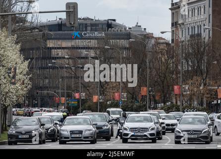 Madrid, Spanien. 19. März 2022. Die größte spanische Sparkasse Caixa Bank (CaixaBank) Niederlassung in Spanien. (Foto: Xavi Lopez/SOPA Images/Sipa USA) Quelle: SIPA USA/Alamy Live News Stockfoto