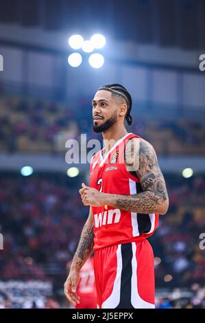 Athen, Lombardei, Griechenland. 22. April 2022. TYLER DORSEY #2 von Olympiacos Piräus reagieren während des Euroleague-Spiels zwischen Olympiacos Piräus und AS Monaco am 22. April 2022 im Friedens- und Freundschaftsstadion in Athen, Griechenland. (Bild: © Stefanos Kyriazis/ZUMA Press Wire) Bild: ZUMA Press, Inc./Alamy Live News Stockfoto