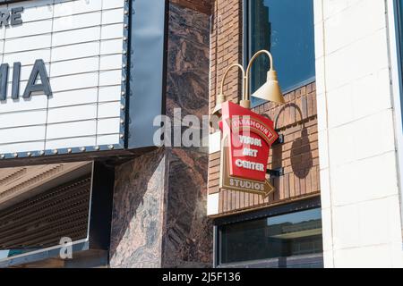 SAINT CLOUD, MINNESOTA - 19. Februar 2022: Das Paramount Visual Art Center, das sich in der 913 W St. Germain Street befindet, wird fotografiert. Stockfoto