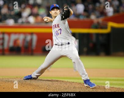 Phoenix, Arizona, USA. 22. April 2022. Seth Lugo (67) von den New York Mets geht in das Spiel im Inning 10. zwischen den New York Mets und den Arizona Diamondbacks auf dem Case Field in Phoenix, Arizona. Michael Cazares/Cal Sport Media. Kredit: csm/Alamy Live Nachrichten Stockfoto