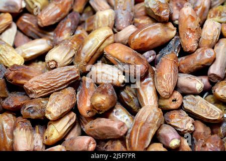 Stapel von getrockneten Datteln Frucht, die als Hauptzusammensetzung von Khoshaf oder die Datteln Kompott, die in das Frühstück im Ramadan, das Fasten verwendet wird, verwendet wird Stockfoto