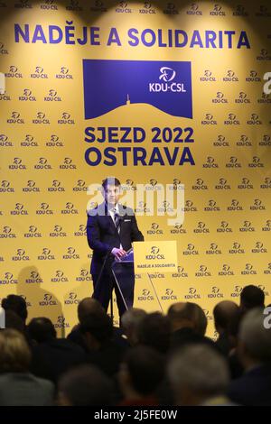 Ostrava, Tschechische Republik. 23. April 2022. Der ukrainische Botschafter in Tschechien, Jewhen Perebyinis, spricht zu Gast bei seinem zweitägigen Nationalkongress in Ostrava, Nordmähren, am Samstag, den 22. April 2022, an die christlich-tschechoslowakische Volkspartei (KDU-CSL). Quelle: Petr Sznapka/CTK Photo/Alamy Live News Stockfoto