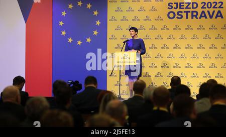 Ostrava, Tschechische Republik. 23. April 2022. DIE VORSITZENDE DER TOP 09 und der Abgeordnetenkammer, Marketa Pekarova Adamova, spricht zu Gast bei ihrem zweitägigen Nationalkongress in Ostrava, Nordmähren, am Samstag, den 22. April 2022, an die christlich-tschechoslowakische Volkspartei (KDU-CSL). Quelle: Petr Sznapka/CTK Photo/Alamy Live News Stockfoto