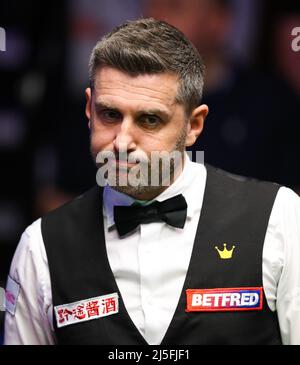 Mark Selby während des achten Tages der Betfred Snooker-Weltmeisterschaft im Crucible, Sheffield. Bilddatum: Samstag, 23. April 2022. Stockfoto