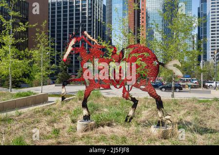 „Do Re Mi Fa Sol La Si Do“ besteht aus acht pulverbeschichteten 5/8-Zoll-Pferden mit geschliffener Stahlplatte.von Joe Fafard im Courthouse Park, Downtown Calgary, Alb Stockfoto