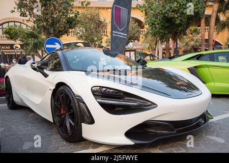 Doha, Katar, Februar 01,2020: Ausstellung von Luxus-Supersportwagen, organisiert vom katarischen Team namens 'Elite Supercars'. Stockfoto