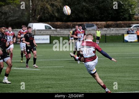 Melrose, Großbritannien. 23. April 2022. Melrose, Samstag, 23. April 2022. FOSROC Super6 Sprint Serie Southern Knight vs Watsonians auf den Greenyards, Melrose. Dominic Coetzer (Watsonians) tritt in der ersten Hälfte (Bildquelle: Rob Gray/Alamy Live News Stockfoto