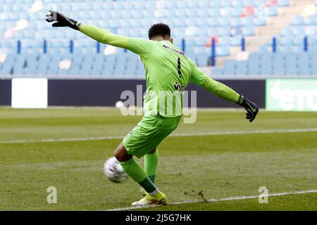 ARNHEM - Sparta Rotterdam Torhüter Maduka Okoye vor dem niederländischen Eredivisie-Spiel zwischen Vitesse und Sparta Rotterdam beim Gelredome am 19. April 2022 in Arnhem, Niederlande. Vitesse - Sparta wurde am 4. März in der Verletzungszeit nach Fehlverhalten durch die Heimleute suspendiert. ANP JEROEN PUTMANS Stockfoto
