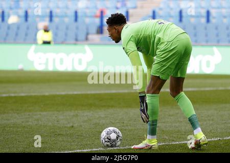ARNHEM - Sparta Rotterdam Torhüter Maduka Okoye vor dem niederländischen Eredivisie-Spiel zwischen Vitesse und Sparta Rotterdam beim Gelredome am 19. April 2022 in Arnhem, Niederlande. Vitesse - Sparta wurde am 4. März in der Verletzungszeit nach Fehlverhalten durch die Heimleute suspendiert. ANP JEROEN PUTMANS Stockfoto