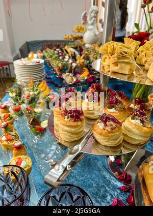 Catering der Veranstaltung. Bruschetta auf dem Tisch. Stockfoto