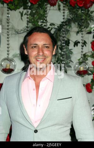 Peter Madrigal nimmt an der VANDERPUMP A PARIS Grand Opening Teil Paris Hotel & Casino Las Vegas, NV, 21. April 2022 Stockfoto