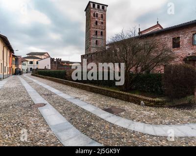 San Nazzaro Sesia, Italien - 20. Februar 2014: Abtei der Heiligen Nazarius und Celsus. Außenansicht. Stockfoto