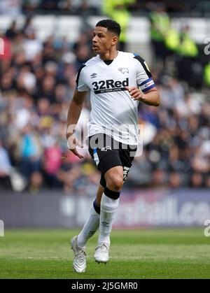 Curtis Davies von Derby County während des Sky Bet Championship-Spiels im Pride Park, Derby. Bilddatum: Samstag, 23. April 2022. Stockfoto