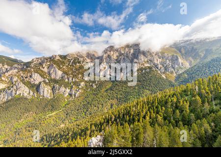 Blick auf den Gipfel La Tosa vom Aussichtspunkt Orris, Sierra de Moixeró, Naturpark Cadí-Moixeró, Berguedà, Barcelona, Katalonien, Spanien Stockfoto