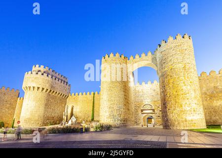 Alcazar-Tor in der Mauer von Avila, Avila, Spanien Stockfoto