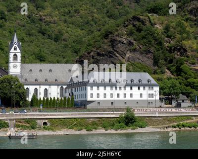 KAMP-BORNHOFEN, DEUTSCHLAND -06. JULI 2019: Die Klosterkirche Bornhofen Kirche am Rhein Stockfoto